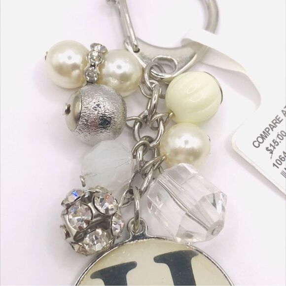 Silver Chic Initial H Keychain Car Accessory - Picture 3 of 7